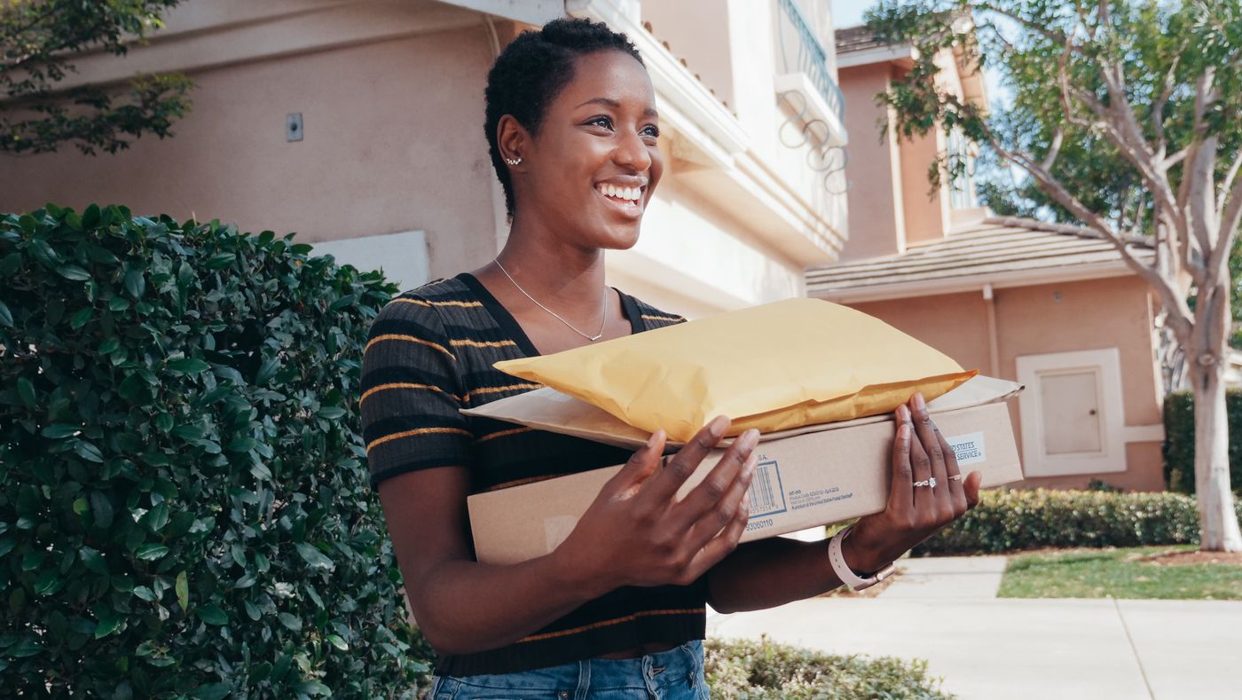 Editorial lifestyle photograph for USPS FREE SERVICES